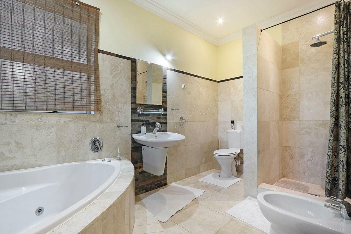Natalie Guesthouse Блуберґстранд Екстер'єр фото